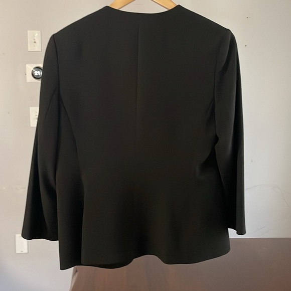 Theory Lindrayia blazer on size 12 - Picture 6 of 6